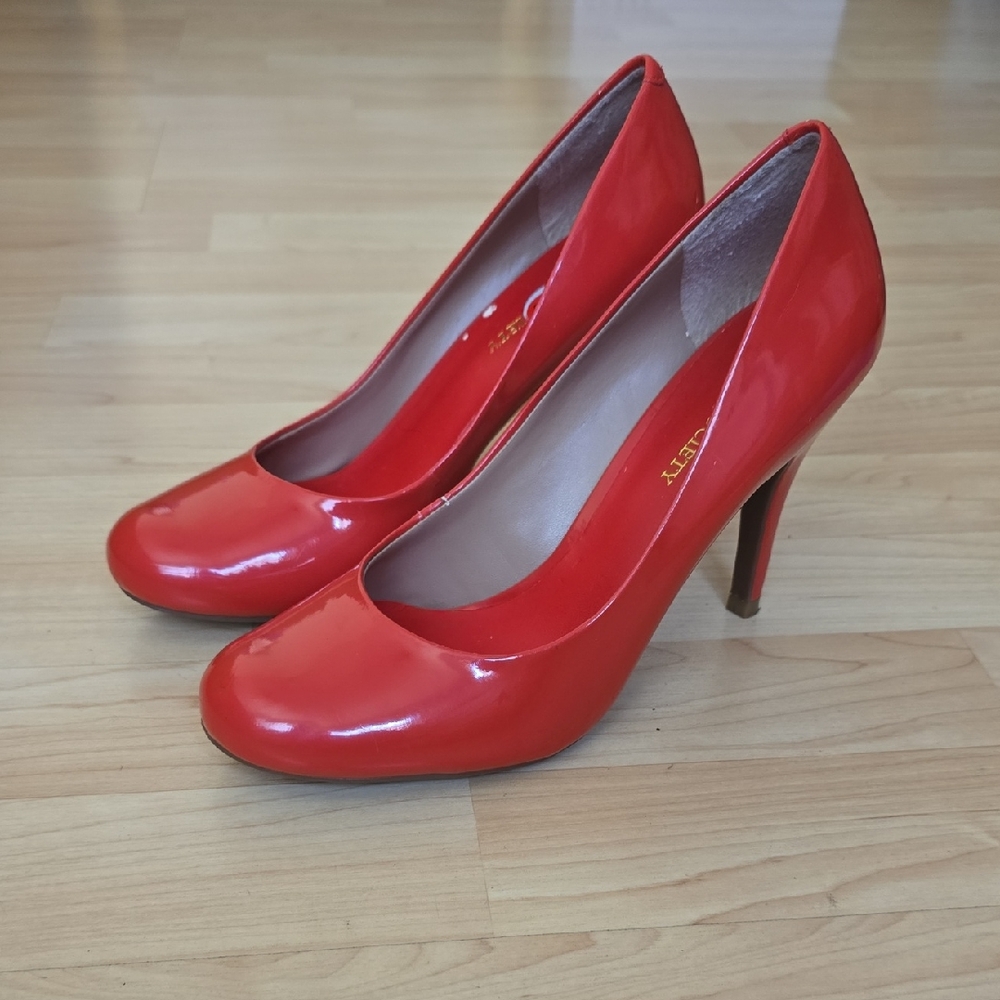 Sole Society Pattent Leather Red Slip On 4" Heels Pump Shoes Size 7.5B